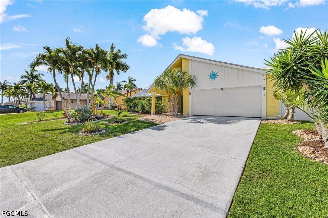 920 SE 33 St, Cape Coral, FL 33904 photo