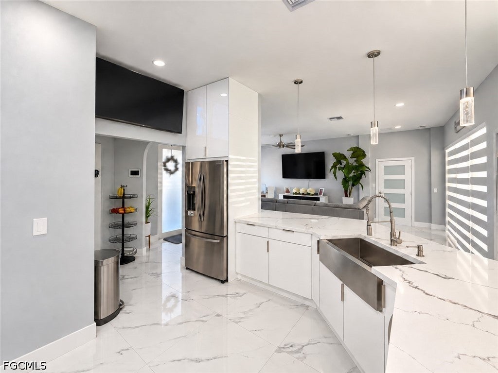 452 SW 19 Ave, Cape Coral, FL 33991 photo