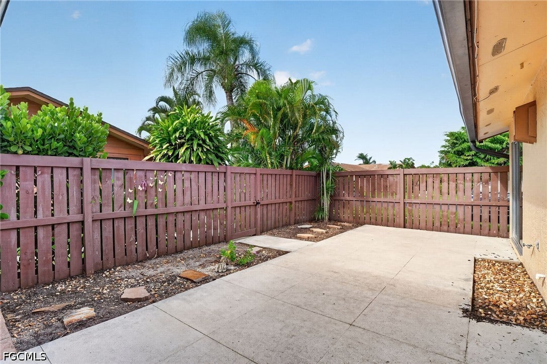 6305 Royal Woods Dr, Fort Myers, FL 33908 photo