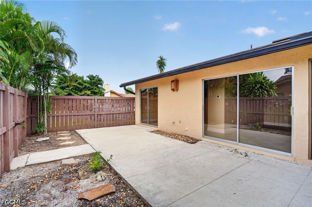 6305 Royal Woods Dr, Fort Myers, FL 33908 photo
