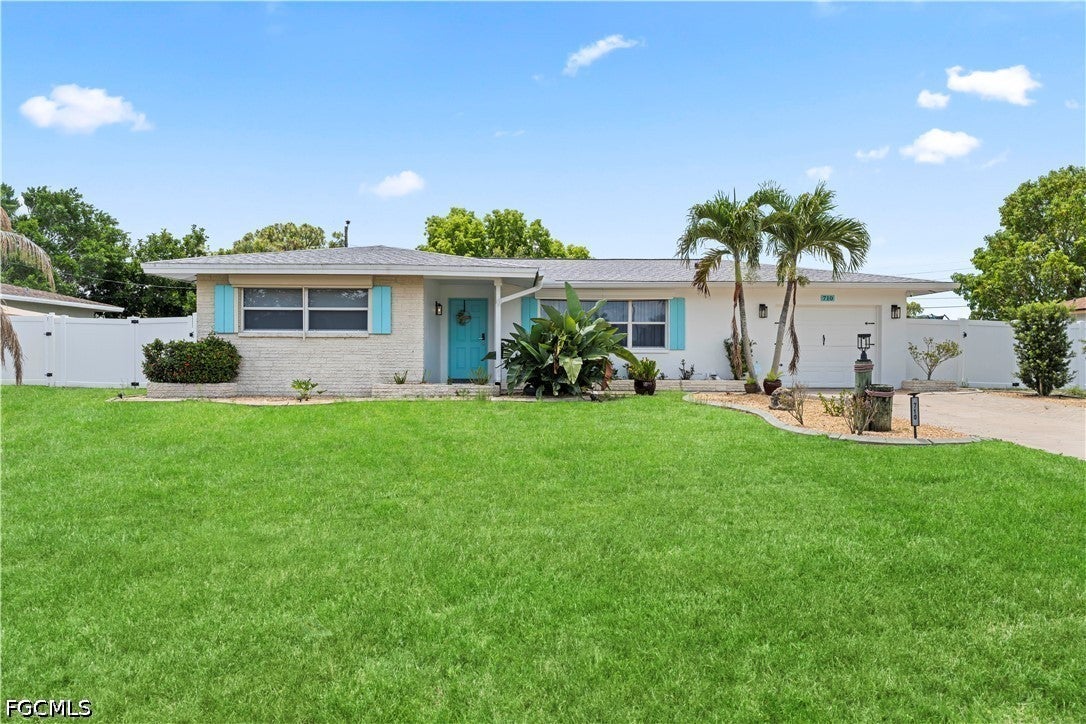 710 SE 42 Ln, Cape Coral, FL 33904 photo