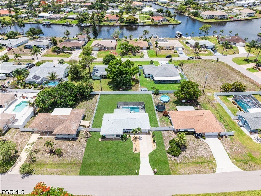 710 SE 42 Ln, Cape Coral, FL 33904 photo