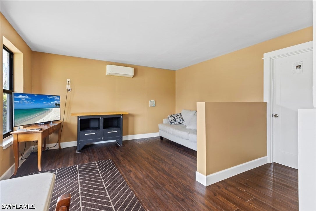 1341 Center Ln, Naples, FL 34110 photo