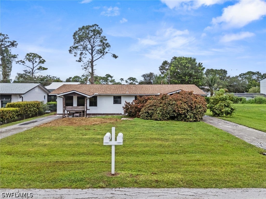 1341 Center Ln, Naples, FL 34110