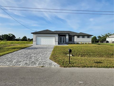 Single Family Residence in Cape Coral FL 1410 NE 6th Avenue.jpg