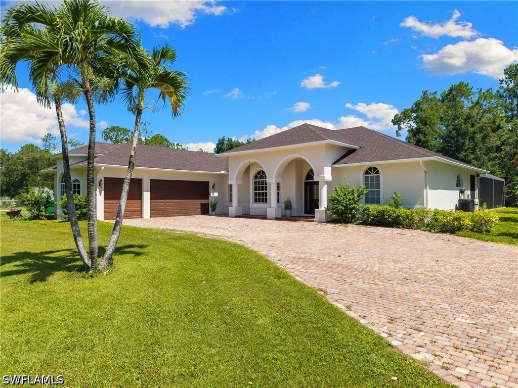 6521 Livingston Woods Ln, Naples, FL 34109