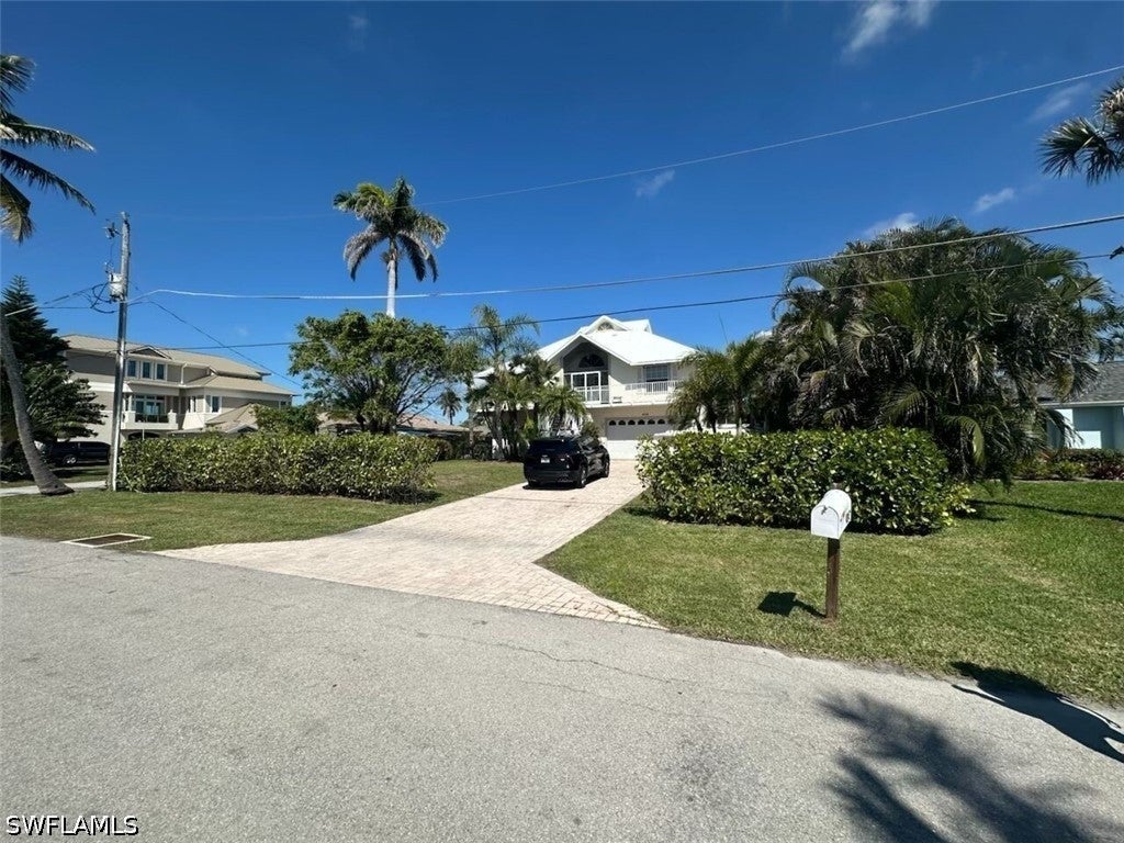405 Cristobal St, Naples, FL 34113