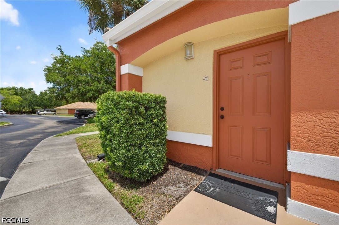 6361 Aragon Way, Fort Myers, FL 33966