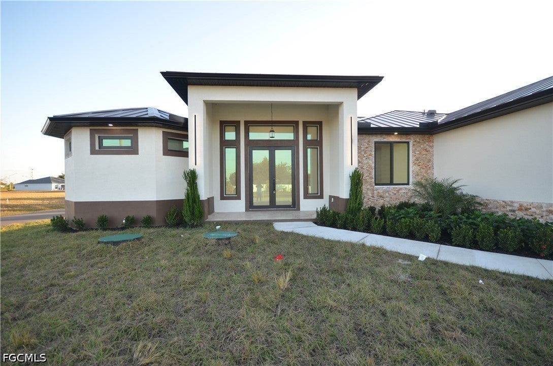 2416 Diplomat Pkwy, Cape Coral, FL 33993