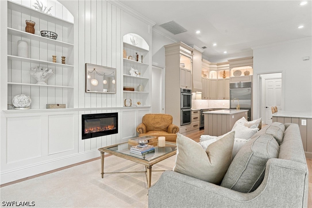 9833 Clear Lake Cir, Naples, FL 34109 photo