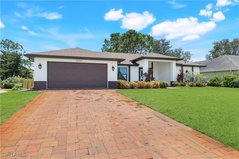 Single Family Residence in Fort Myers FL 18209 Hawthorne Road.jpg
