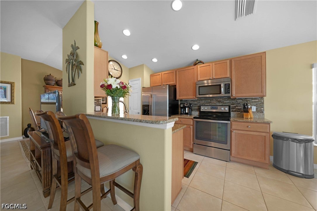 2457 Anguilla Dr, Cape Coral, FL 33991 photo