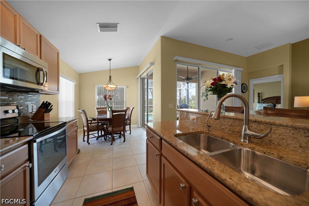 2457 Anguilla Dr, Cape Coral, FL 33991 photo