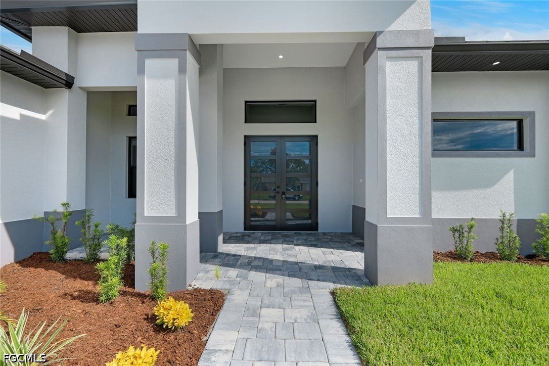 215 SW 37 Ln, Cape Coral, FL 33914 photo