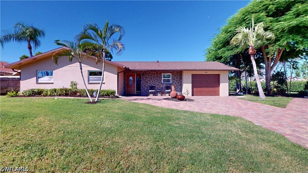 27514 Playa De Rey Ln, Bonita Springs, FL 34135
