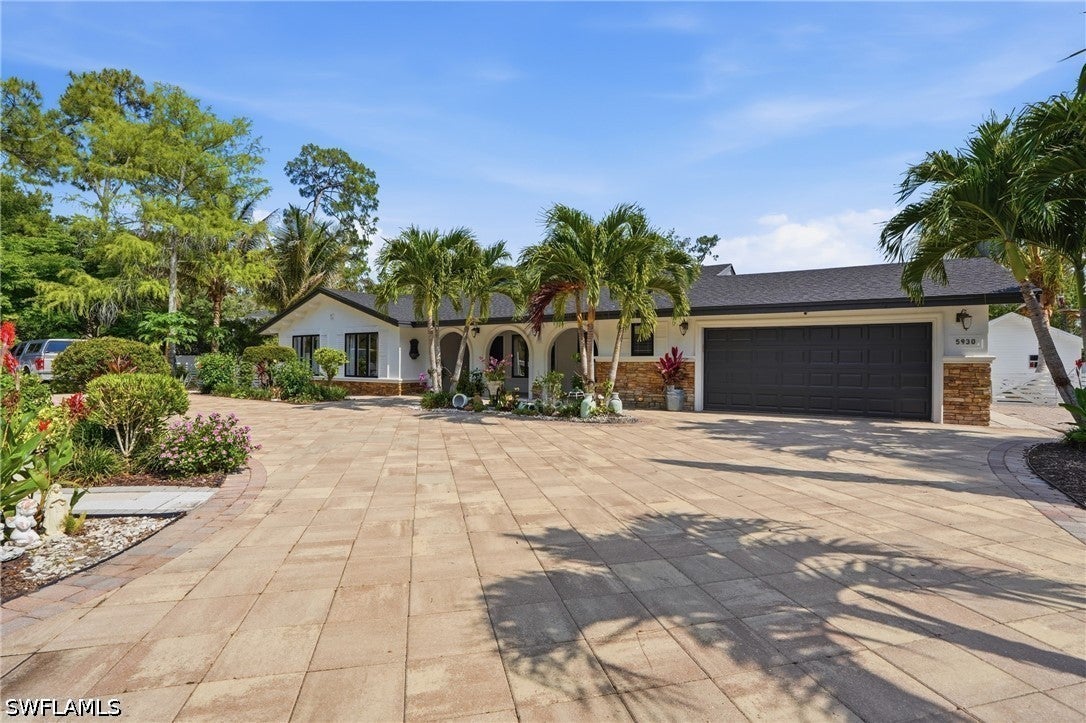 5930 Sea Grass Ln, Naples, FL 34116