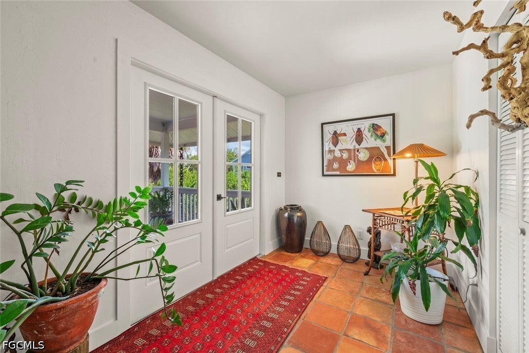 6062 Dinkins Lake Rd, Sanibel, FL 33957 photo