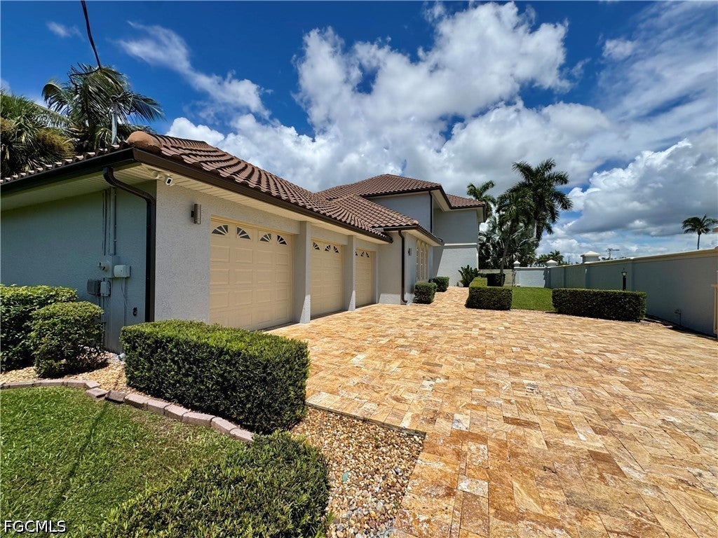 14370 Mcgregor Blvd, Fort Myers, FL 33919 photo