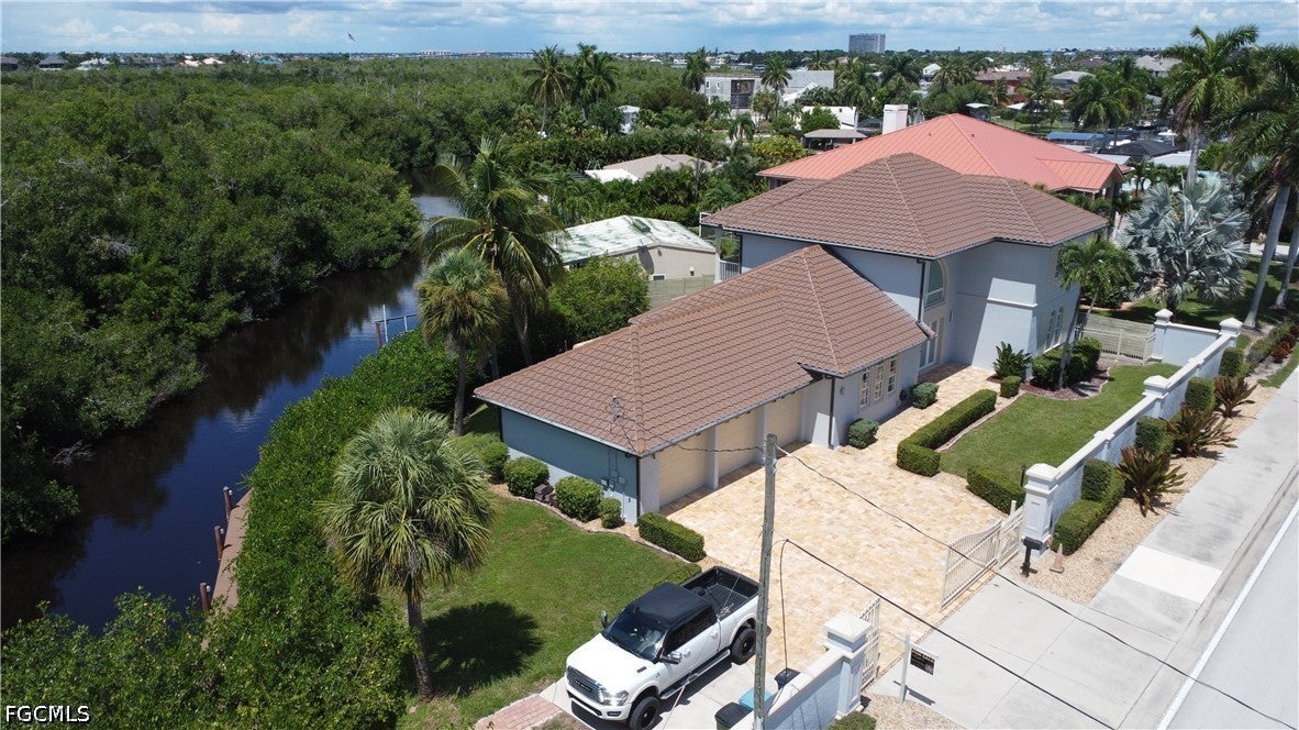 14370 Mcgregor Blvd, Fort Myers, FL 33919 photo