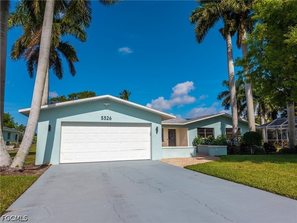 5326 Nautilus Dr, Cape Coral, FL 33904 photo