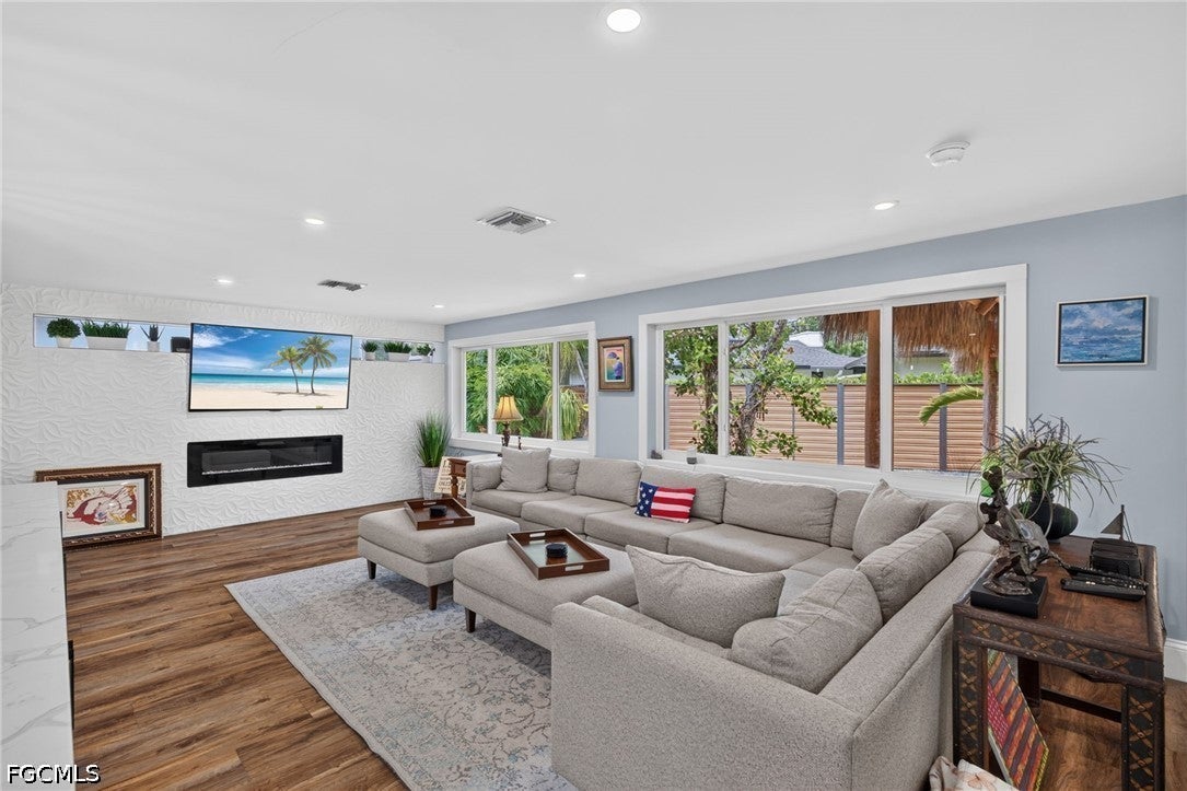 625 Sunnyside Ct, Fort Myers, FL 33919 photo