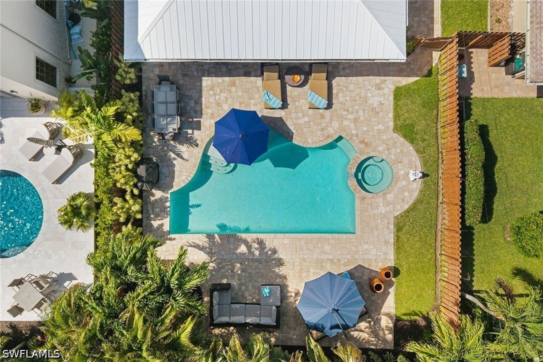 580 97 Ave, Naples, FL 34108
