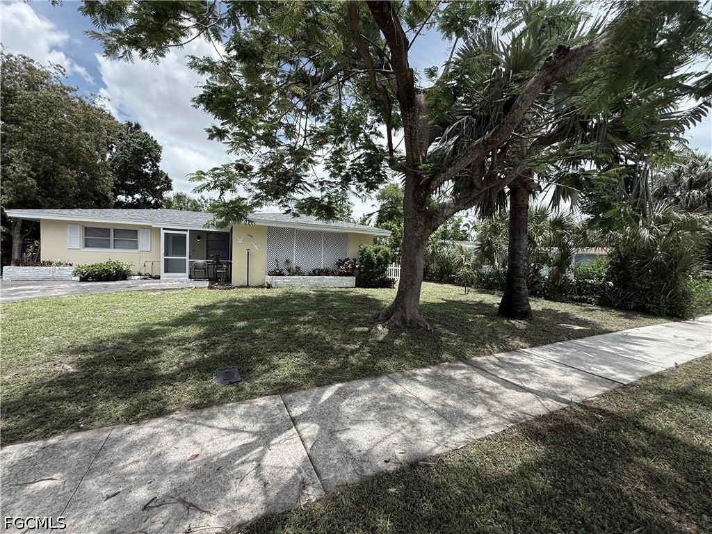 3941 Maxine St, Fort Myers, FL 33901 photo
