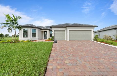 Single Family Residence in Alva FL 17012 Bishop Boulevard.jpg