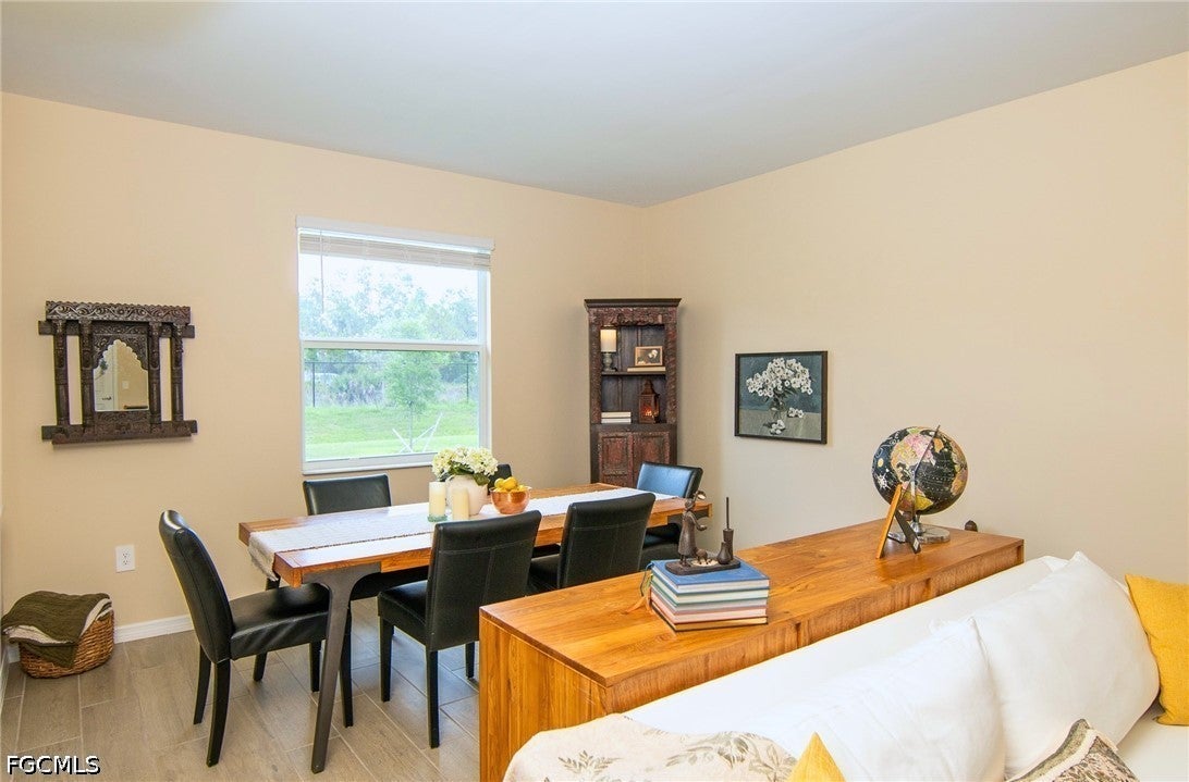2433 Avocado Ln, Naples, FL 34120 photo