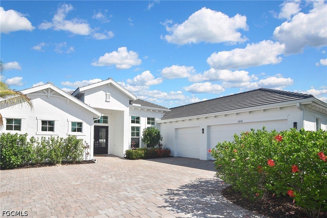 18958 Wildblue Blvd, Fort Myers, FL 33913 photo