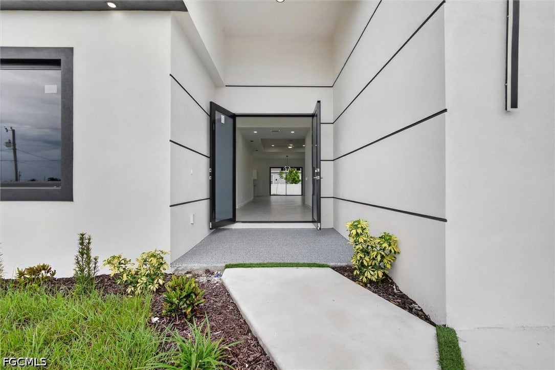 2441 NW 8 Terrace, Cape Coral, FL 33993 photo