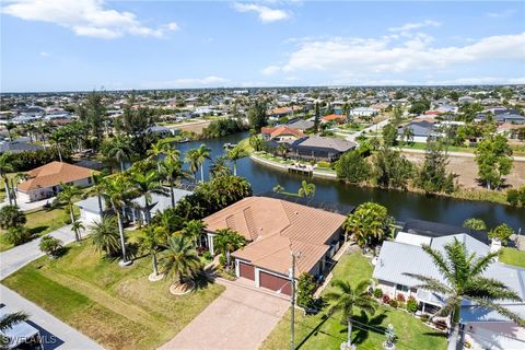Single Family Residence in Cape Coral FL 3824 SW 11th Place.jpg