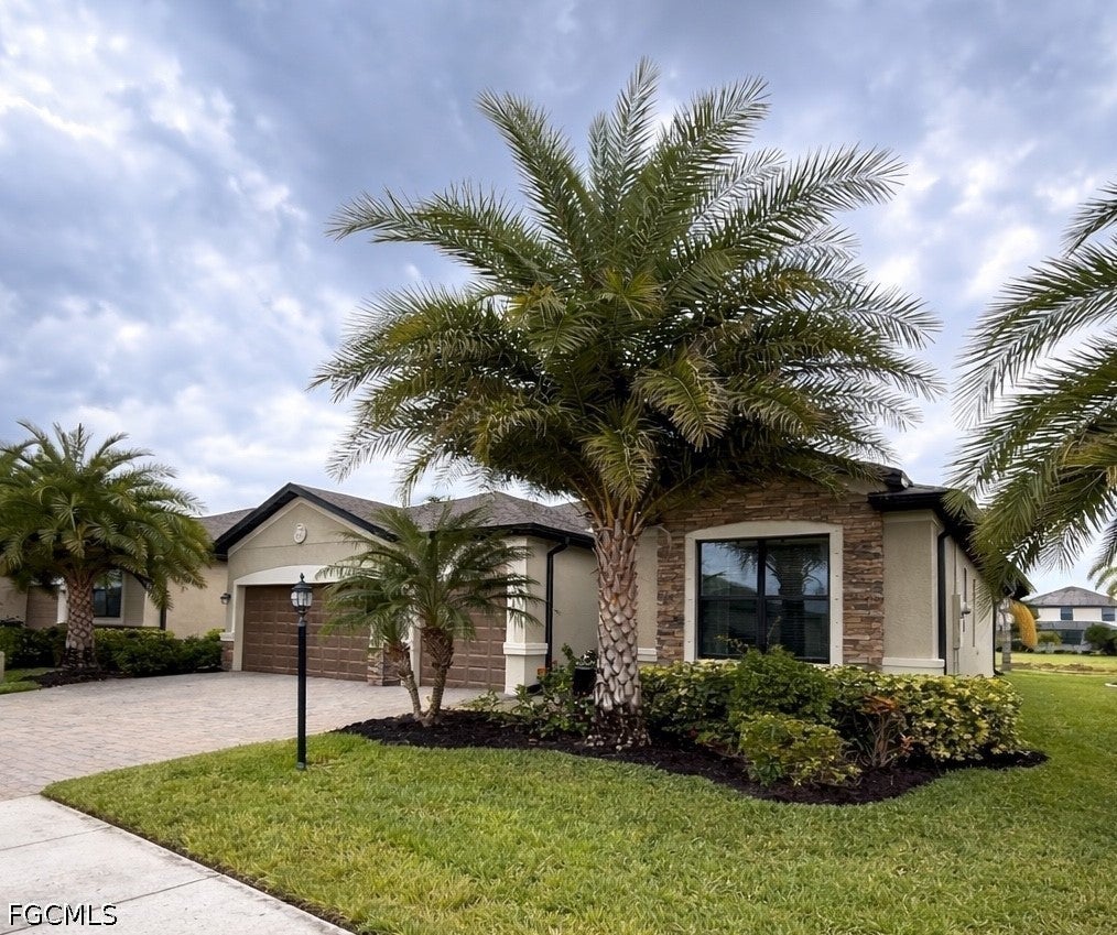 14528 Palamos Cir, Fort Myers, FL 33905 photo