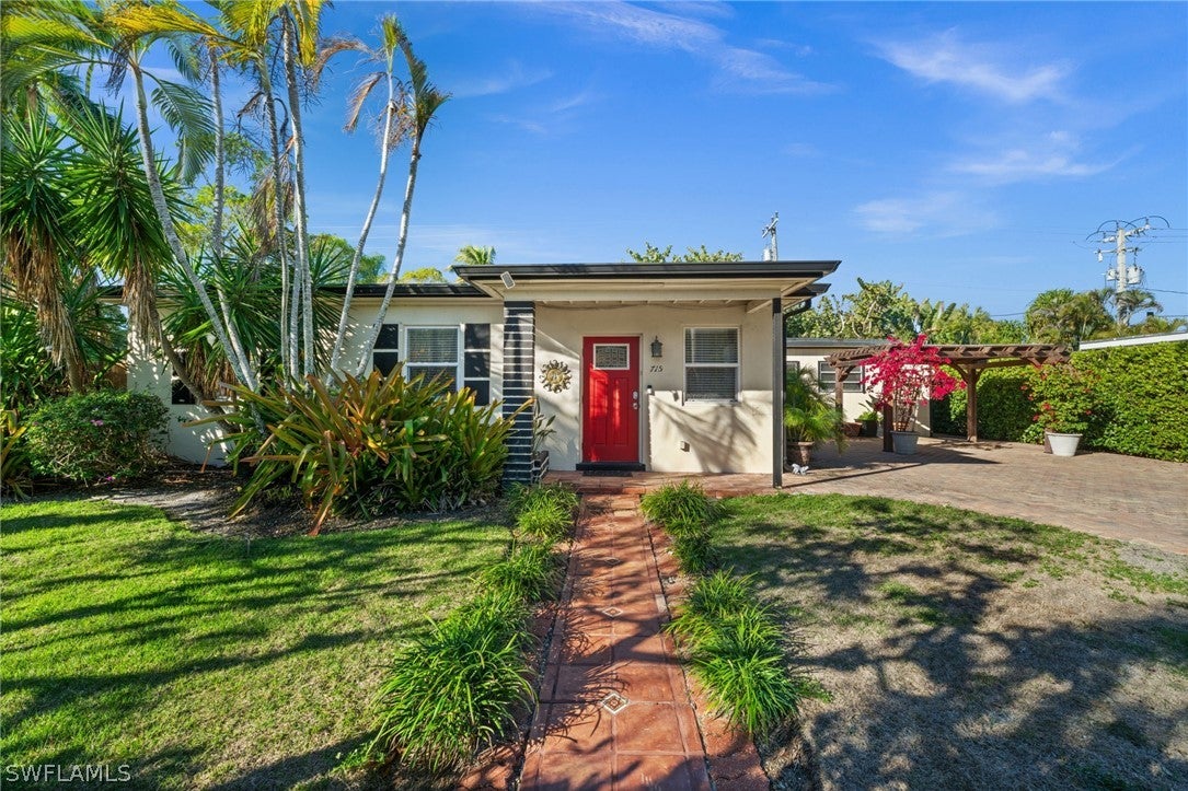 715 10 St, Naples, FL 34102 photo