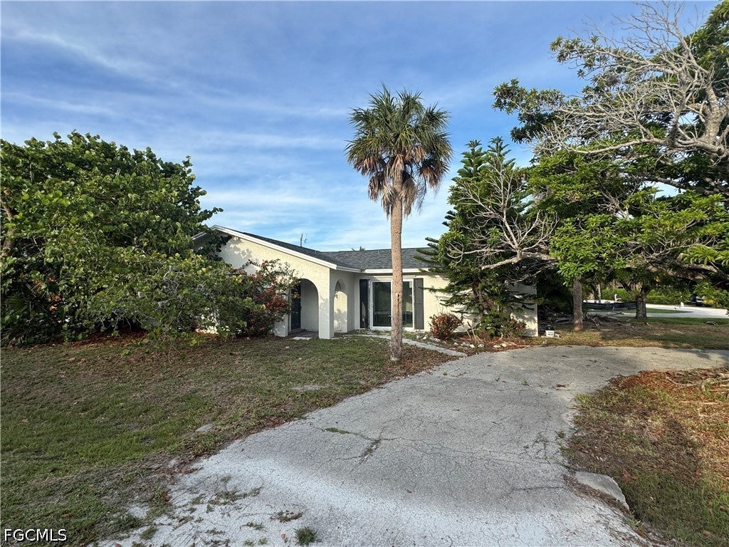 1683 Atlanta Plaza Dr, Sanibel, FL 33957 photo