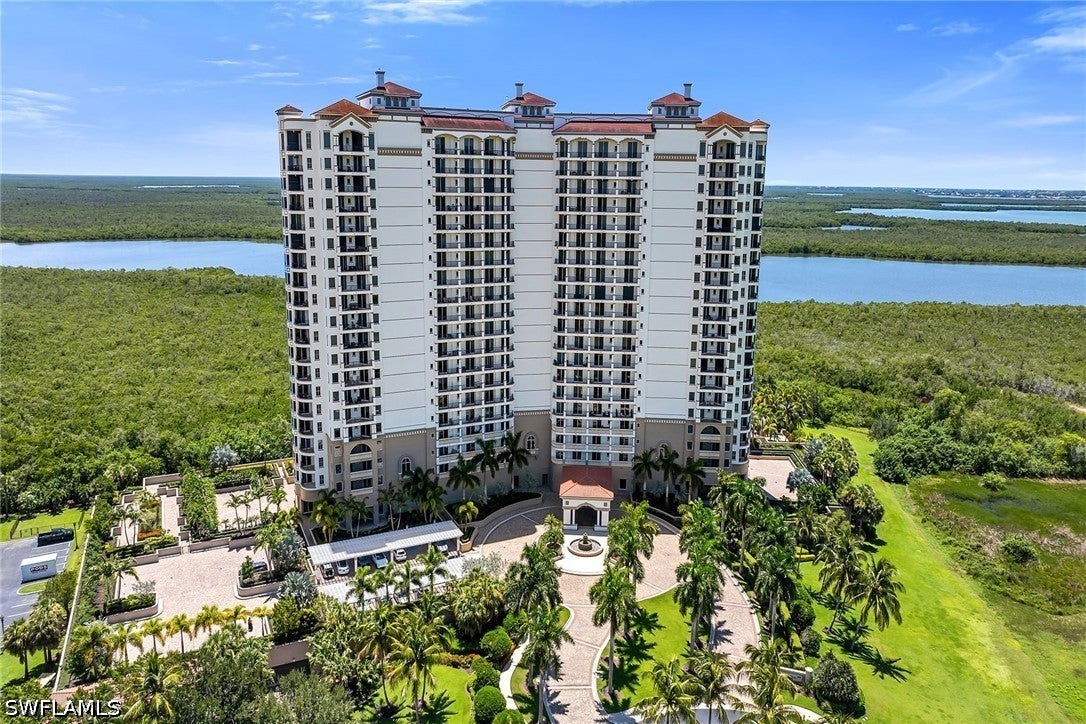 1050 Borghese Ln, Naples, FL 34114