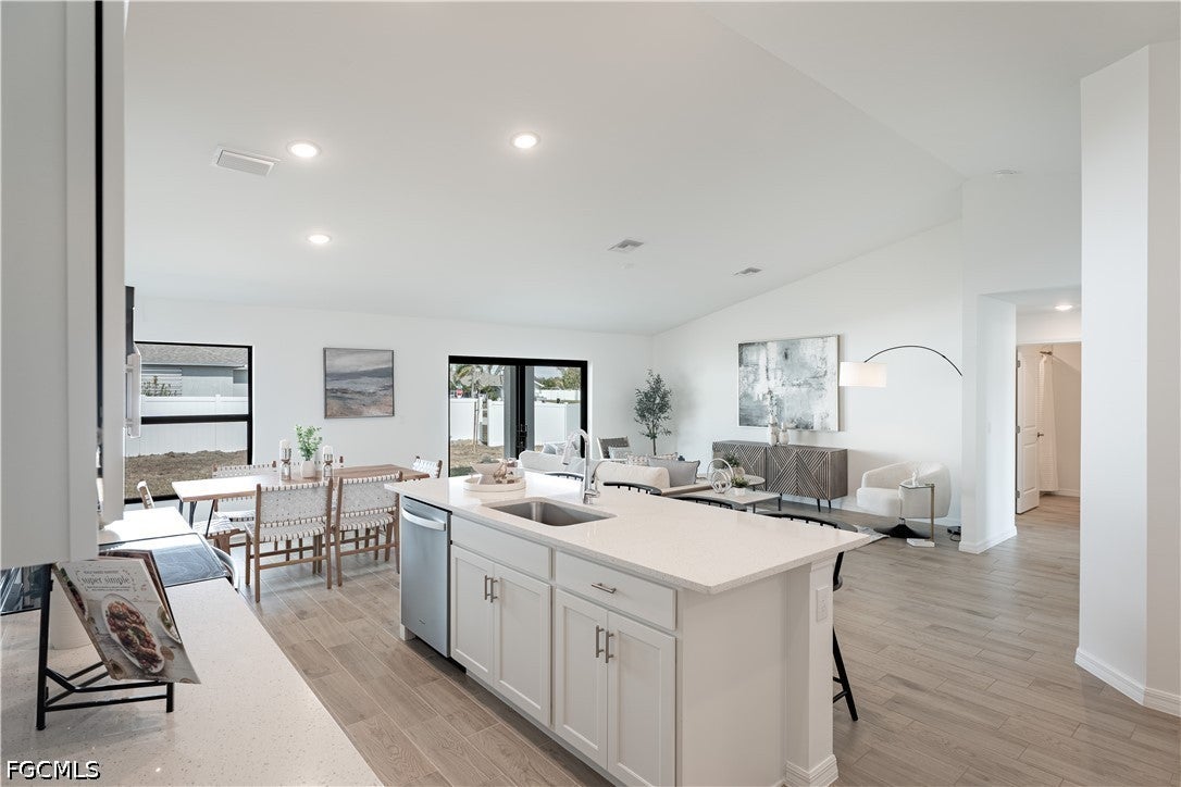 1322 NE 9 Ave, Cape Coral, FL 33909 photo