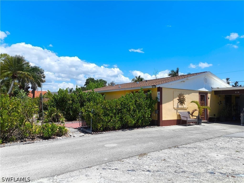618 107 Ave, Naples, FL 34108