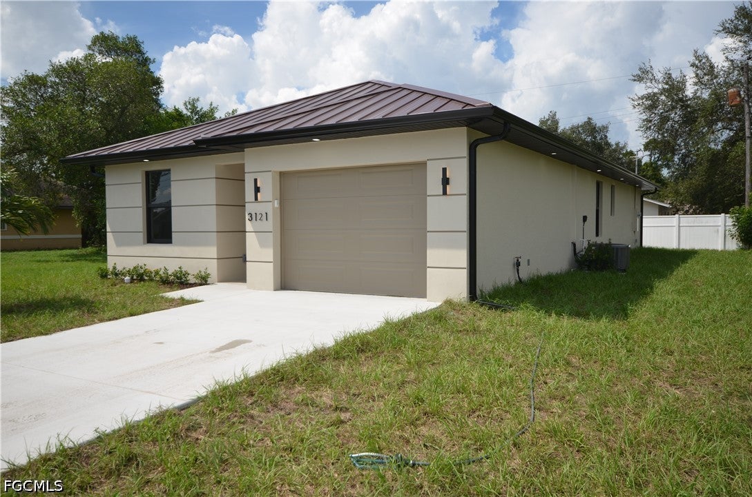 3121 Thomas St, Fort Myers, FL 33916 photo