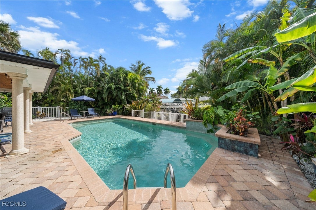 1030 Aqua Ln, Fort Myers, FL 33919 photo