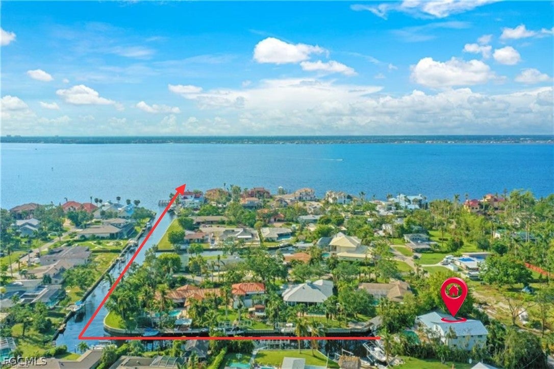 1030 Aqua Ln, Fort Myers, FL 33919 photo