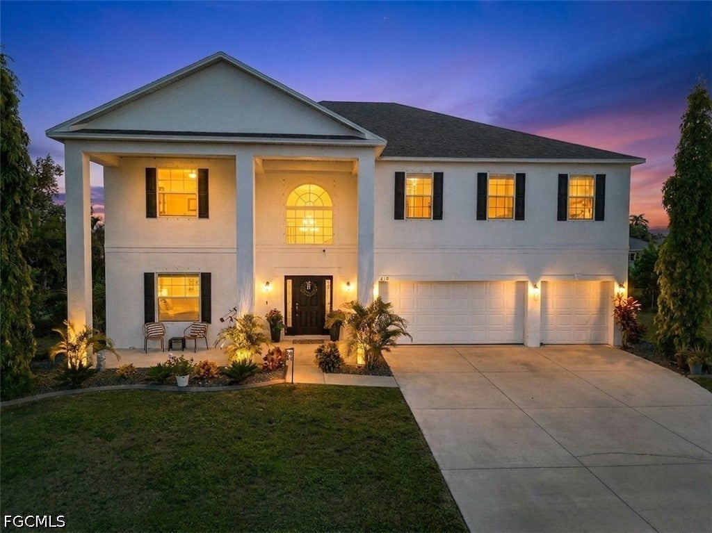 812 11 Ct, Cape Coral, FL 33991
