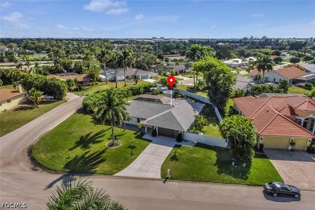 1026 Town And River Dr, Fort Myers, FL 33919