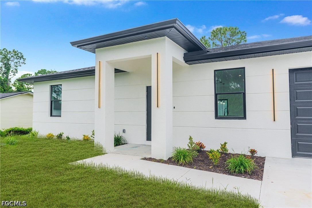 2807 6 St, Lehigh Acres, FL 33976 photo