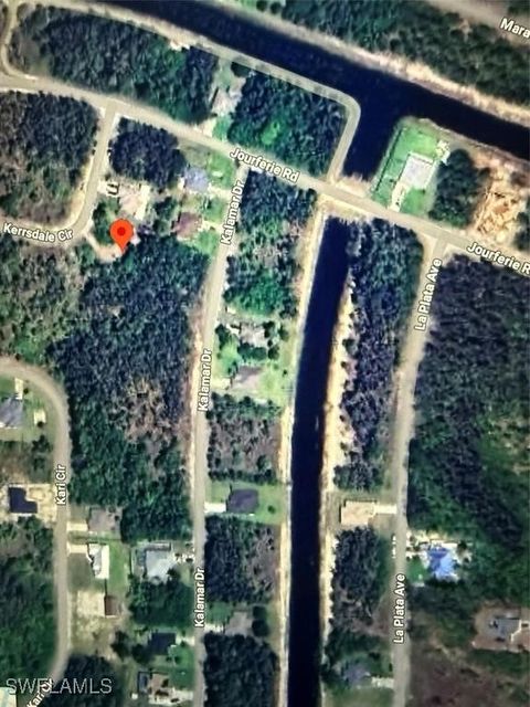  in Lehigh Acres FL 318 Kerrsdale Circle.jpg