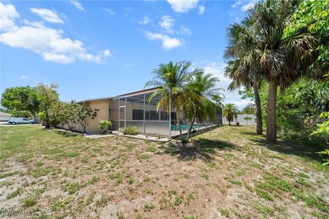 Duplex in Cape Coral FL 1237 SE 24th Avenue #A 23.jpg