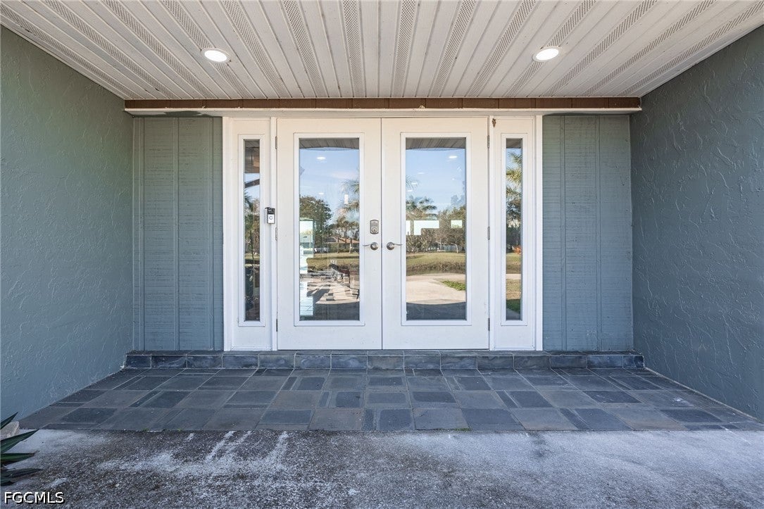 13413 Mini Way, Fort Myers, FL 33905 photo