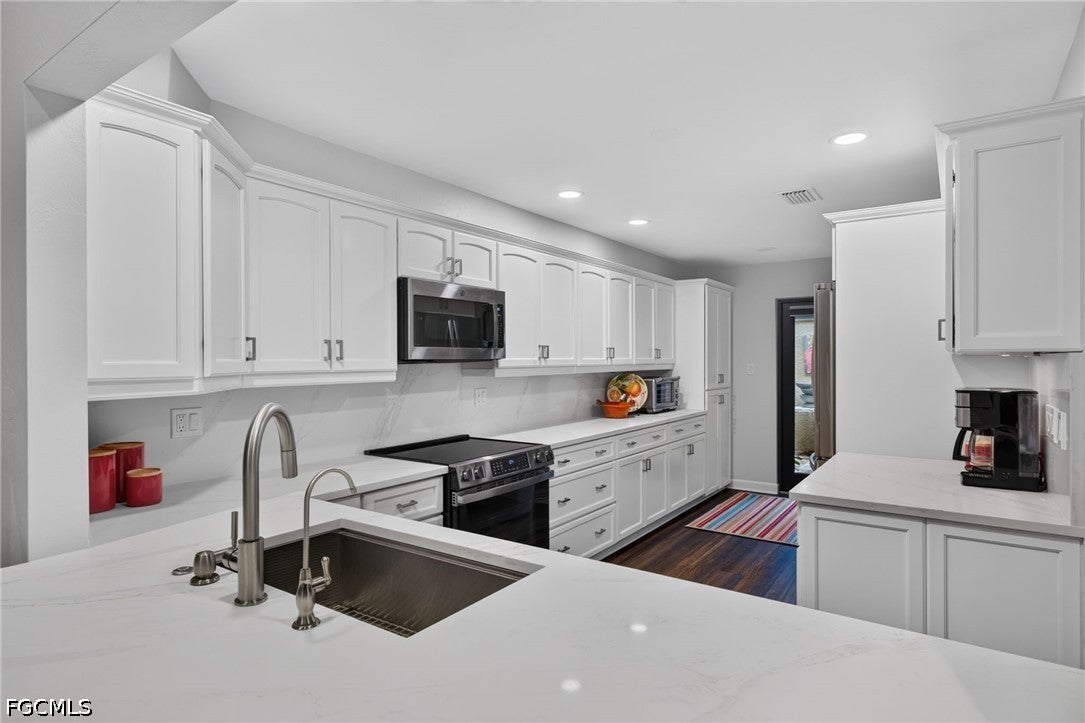 4830 Springline Dr, Fort Myers, FL 33919 photo