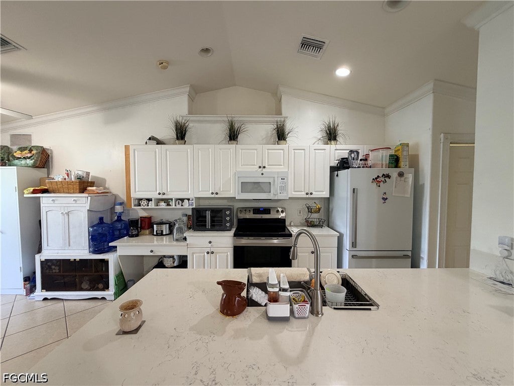 1621 SW 14 Terrace, Cape Coral, FL 33991 photo