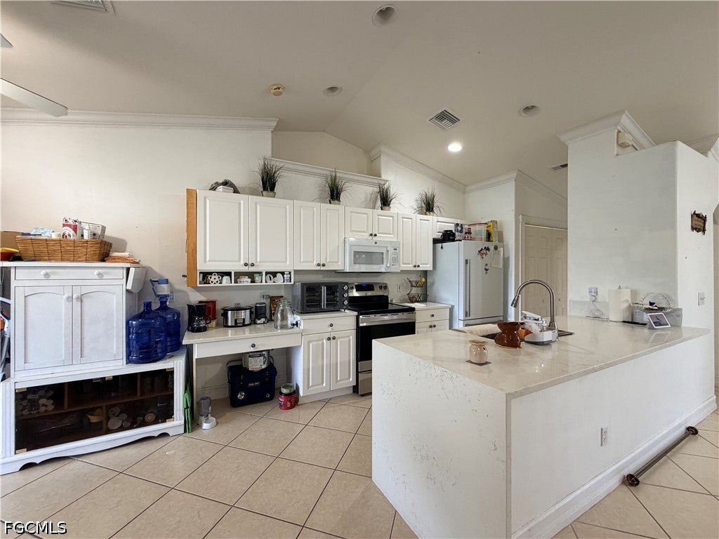 1621 SW 14 Terrace, Cape Coral, FL 33991 photo